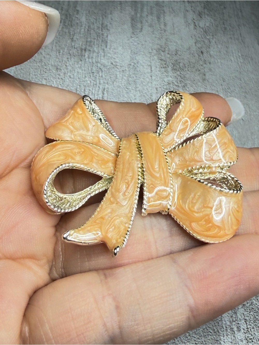 Vintage Tanya Creations TC Peach Enamel Bow Brooch Gold Tone 2 Inches - Picture 7 of 11